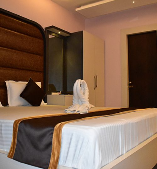 m-jac-international-doble-bed-room